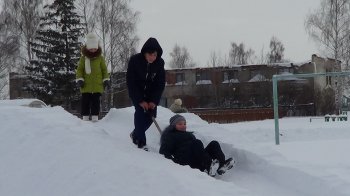 Зимние забавы весной... и такое бывает.